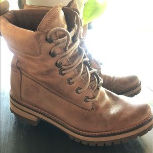 Womens Timberland Boots size 9.5